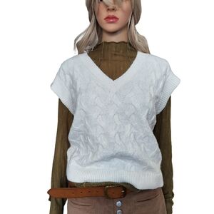 On 34th Elegant White V-Neck Sleeveless Sweater Size M NWT